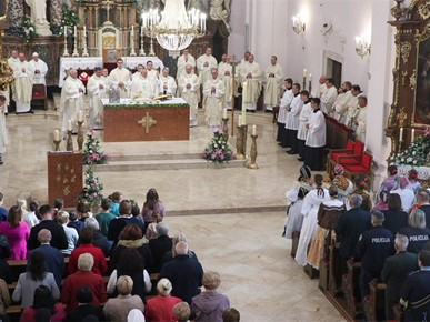 /A/2025/10/D/Biskup Gorski predvodio euharistijsko slavlje svetkovine sv. Terezije Avilske, zaštitnice požeške katedrale (19).jpg