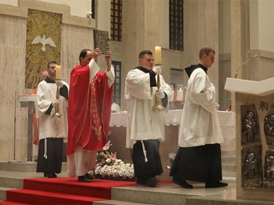 /A/2025/10/E/Nadbiskup Kutleša predvodio misno slavlje uoči blagdana sv. Luke na Svetom Duhu (7).JPG