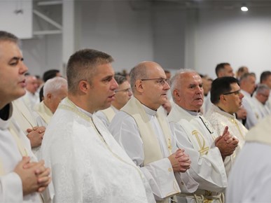 /A/2025/10/Kardinalova zlatna misa/251020 Zlatna misa (13).JPG