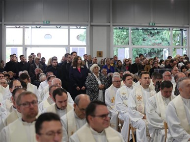 /A/2025/10/Kardinalova zlatna misa/251020 Zlatna misa (15).JPG