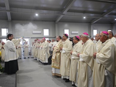 /A/2025/10/Kardinalova zlatna misa/251020 Zlatna misa (26).JPG