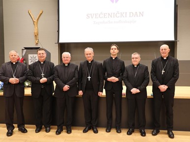 /A/2025/11/20251117/Svećenički dan/Imenovanje novih biskupa (21).JPG