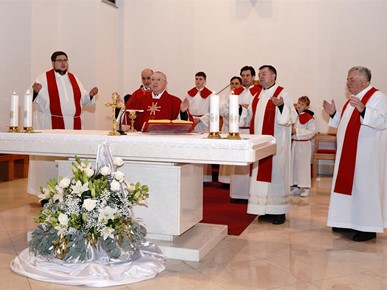 /A/2025/11/B/80. obljetnica Župe sv. Petra apostola u Zaprešiću (3).JPG