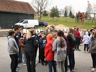 /A/2025/11/B/Održan dekanatski susret ministranata Dugoreško-mrežničkog dekanata (10).jpg