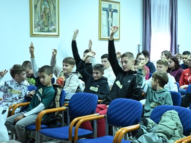 /A/2025/11/B/Održan dekanatski susret ministranata Dugoreško-mrežničkog dekanata (4).jpg