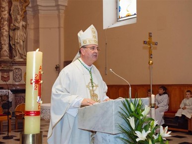 /A/2025/11/C/Biskup Šaško krstio šesto dijete obitelji Ćurković na Ksaveru (8).jpg