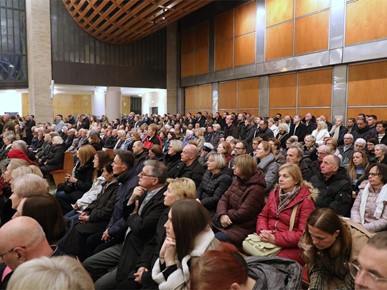 /A/2025/11/C/Nadbiskup Kutleša predvodio misno slavlje povodom 50. obljetnice Župe Duha Svetoga i 25. obljetnice posvete zavjetne crkve Sveta Mati Slobode na Jarunu (14).JPG