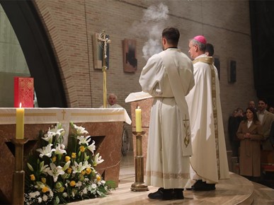 /A/2025/11/C/Nadbiskup Kutleša predvodio misno slavlje povodom 50. obljetnice Župe Duha Svetoga i 25. obljetnice posvete zavjetne crkve Sveta Mati Slobode na Jarunu (3).JPG