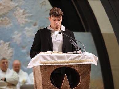 /A/2025/11/C/Nadbiskup Kutleša predvodio misno slavlje povodom 50. obljetnice Župe Duha Svetoga i 25. obljetnice posvete zavjetne crkve Sveta Mati Slobode na Jarunu (7).JPG