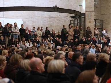 /A/2025/11/C/Nadbiskup Kutleša predvodio misno slavlje povodom 50. obljetnice Župe Duha Svetoga i 25. obljetnice posvete zavjetne crkve Sveta Mati Slobode na Jarunu (8).JPG