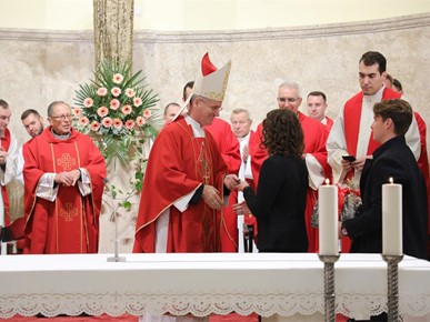 /A/2025/11/C/Župnu svetkovinu sv. Nikole Tavelića u Kustošiji predvodio nadbiskup Dražen Kutleša (23).JPG