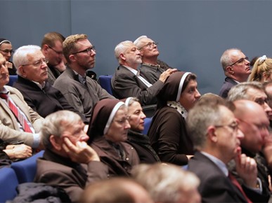 /A/2025/11/D/Predstavljen zbornik Dijalogom i suradnjom do svakog čovjeka dobre volje u čast prof. dr. sc. Stjepana Balobana (10).JPG