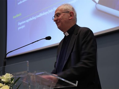 /A/2025/11/D/Predstavljen zbornik Dijalogom i suradnjom do svakog čovjeka dobre volje u čast prof. dr. sc. Stjepana Balobana (18).JPG