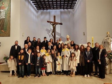 /A/2025/11/E/Biskup Šaško krstio sedmo dijete obitelji Mamić (10).jpeg