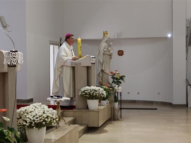 /A/2025/11/E/Biskup Šaško krstio sedmo dijete obitelji Mamić (2).jpeg