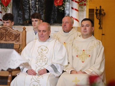 /A/2025/11/E/Kardinal Bozanić predvodio misno slavlje svetkovine Krista Kralja (15).JPG