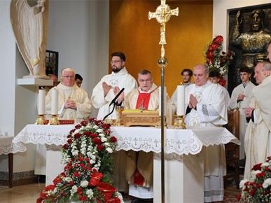 /A/2025/11/E/Kardinal Bozanić predvodio misno slavlje svetkovine Krista Kralja (21).JPG