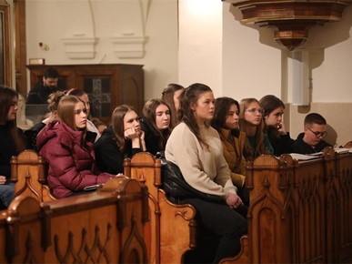 /A/2025/11/E/Nadbiskup Kutleša predvodio misu na spomendan sv. Cecilije na kraju smotre zborova katoličkih srednjih škola (22).JPG