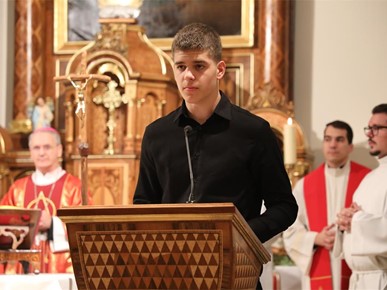 /A/2025/11/E/Nadbiskup Kutleša predvodio misu na spomendan sv. Cecilije na kraju smotre zborova katoličkih srednjih škola (23).JPG