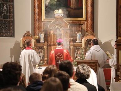 /A/2025/11/E/Nadbiskup Kutleša predvodio misu na spomendan sv. Cecilije na kraju smotre zborova katoličkih srednjih škola (29).JPG