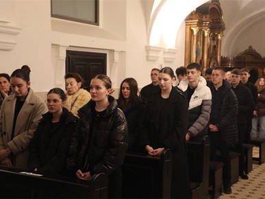 /A/2025/11/E/Nadbiskup Kutleša predvodio misu na spomendan sv. Cecilije na kraju smotre zborova katoličkih srednjih škola (32).JPG