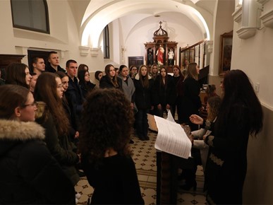 /A/2025/11/E/Nadbiskup Kutleša predvodio misu na spomendan sv. Cecilije na kraju smotre zborova katoličkih srednjih škola (37).JPG