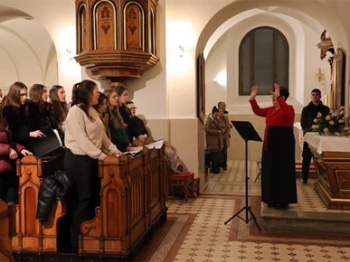 /A/2025/11/E/Nadbiskup Kutleša predvodio misu na spomendan sv. Cecilije na kraju smotre zborova katoličkih srednjih škola (4).JPG