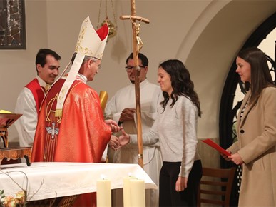 /A/2025/11/E/Nadbiskup Kutleša predvodio misu na spomendan sv. Cecilije na kraju smotre zborova katoličkih srednjih škola (40).JPG