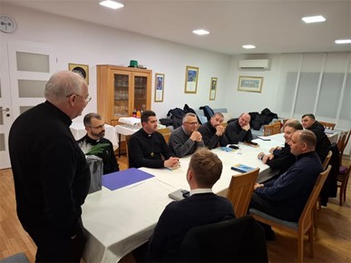 /A/2025/11/E/Susret svećenika Trešnjevačkog dekanata s mons. Vladom Razumom, pomoćnim biskupom zagrebačkim (2).jpg