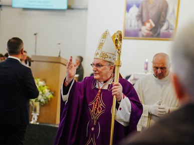 /A/2025/11/G/Kardinal Bozanić blagoslovio oltar u bogoslužnom prostoru Župe bl. Ivana Merza u Španskom (37).jpg