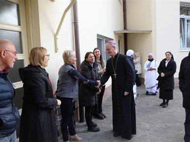 /A/2025/11/Nadbiskup Kutleša - Svjetski dan siromaha/251116 Svjetski dan siromaha Jukiceva (2).JPG