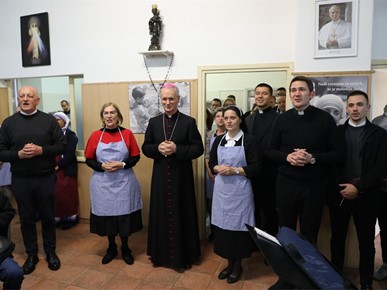 /A/2025/11/Nadbiskup Kutleša - Svjetski dan siromaha/251116 Svjetski dan siromaha Jukiceva (22).JPG