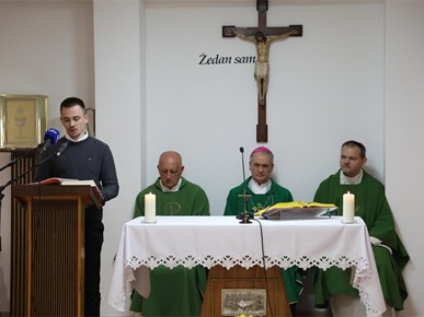 /A/2025/11/Nadbiskup Kutleša - Svjetski dan siromaha/251116 Svjetski dan siromaha Jukiceva (7).JPG