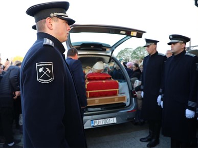 /A/2025/11/Prijenos relikvija/Relikvije bl. Alojzija Stepinca u Kerestincu (14).jpg