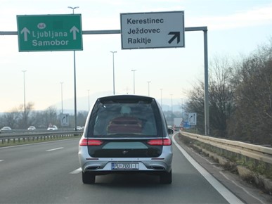 /A/2025/11/Prijenos relikvija/Relikvije bl. Alojzija Stepinca u Kerestincu (4).jpg