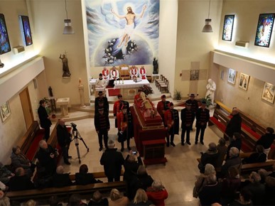 /A/2025/11/Prijenos relikvija/Relikvije bl. Alojzija Stepinca u Kerestincu (7).jpg