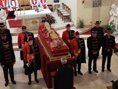 /A/2025/11/Prijenos relikvija/Relikvije bl. Alojzija Stepinca u Kerestincu (9).jpg