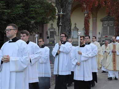 /A/2025/11/Svi sveti na Mirogoju/251101 Svi sveti (2).JPG