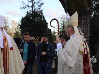 /A/2025/11/Svi sveti na Mirogoju/251101 Svi sveti (4).JPG