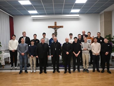 /A/2025/12/A/Nadbiskup Kutleša slavio misu zornicu u Međubiskupijskom sjemeništu na Šalati (14).jpg