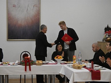 /A/2025/12/A/Nadbiskup Kutleša slavio misu zornicu u Međubiskupijskom sjemeništu na Šalati (16).jpg