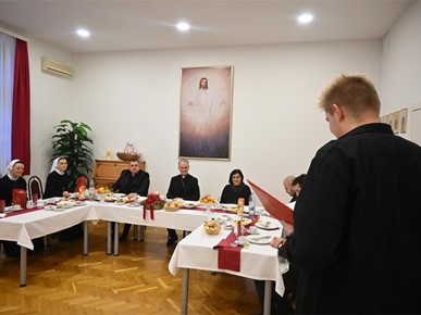 /A/2025/12/A/Nadbiskup Kutleša slavio misu zornicu u Međubiskupijskom sjemeništu na Šalati (18).jpg