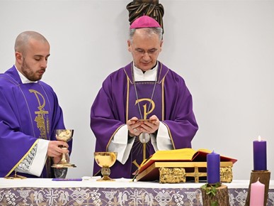 /A/2025/12/A/Nadbiskup Kutleša slavio misu zornicu u Međubiskupijskom sjemeništu na Šalati (3).jpg