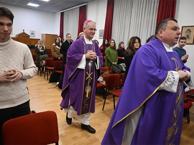 /A/2025/12/A/Nadbiskup Kutleša slavio misu zornicu u Međubiskupijskom sjemeništu na Šalati (5).jpg