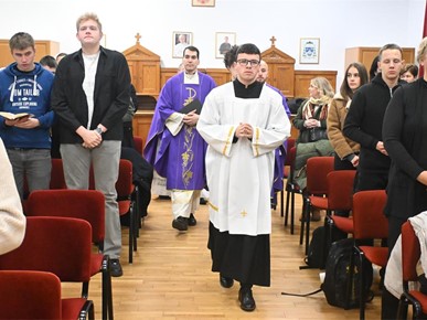 /A/2025/12/A/Nadbiskup Kutleša slavio misu zornicu u Međubiskupijskom sjemeništu na Šalati (6).jpg