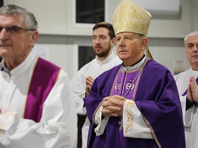 /A/2025/12/B/Devet kandidata Zagrebačke nadbiskupije za trajni đakonat postavljeno u službu lektora (1).JPG