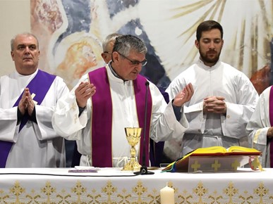 /A/2025/12/B/Devet kandidata Zagrebačke nadbiskupije za trajni đakonat postavljeno u službu lektora (34).JPG