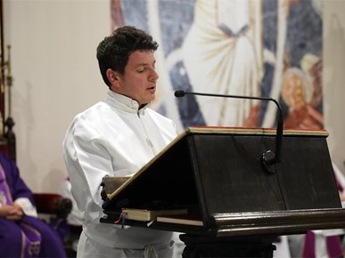 /A/2025/12/B/Devet kandidata Zagrebačke nadbiskupije za trajni đakonat postavljeno u službu lektora (4).JPG