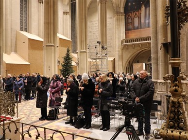 /A/2025/12/Badnjak/Biskup Gorski predvodio zornicu i blagoslov katedrale (21).JPG
