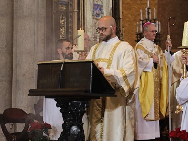 /A/2025/12/Božić/Nadbiskup Kutleša predvodio misno slavlje svetkovine Rođenja Gospodinova u Zagrebačkoj katedrali (10).JPG